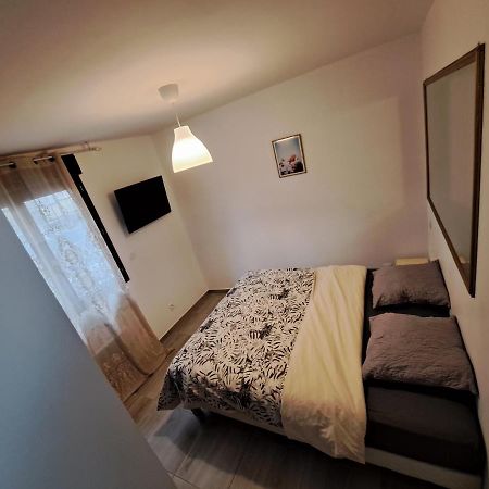 Charmante Maison Avec Piscine Bessan エクステリア 写真