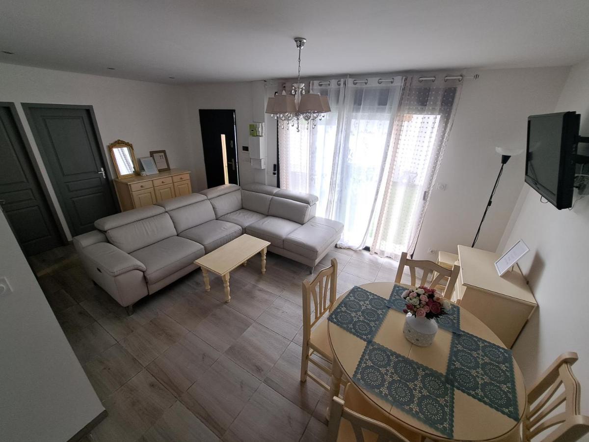 Charmante Maison Avec Piscine Bessan エクステリア 写真